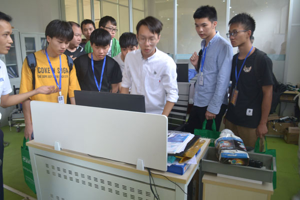 海大學(xué)生聚陽公司交流學(xué)習(xí)